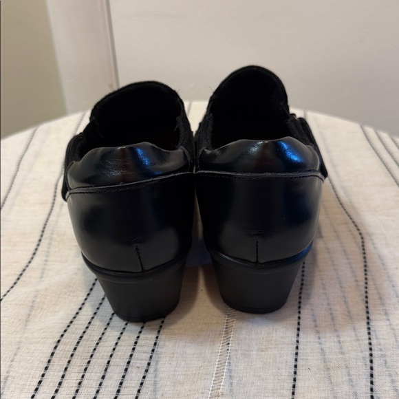 Earth Origins Boots Womens 8 M Gayle Slip On Low Ankle Bootie Black Leather - Picture 5 of 7